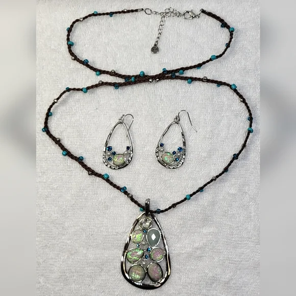 CATO Turquoise Opalescent Drop Necklace and Dangle Earrings Set / Pierced - Picture 3 of 5
